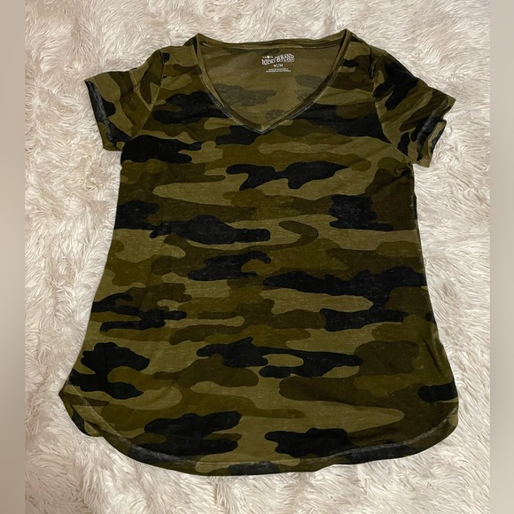 Lucky Brand T-Shirt - Picture 1 of 2